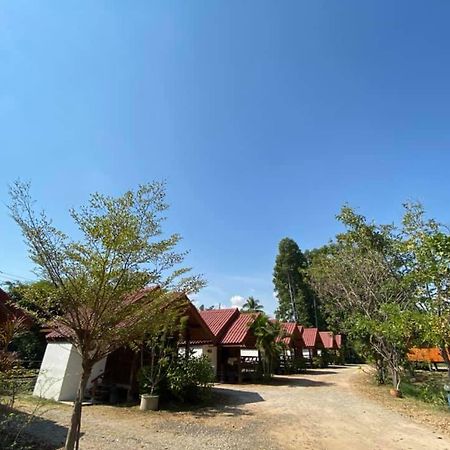 บ้านสวนสุขใจรีสอร์ท ชัยภูมิ ภายนอก รูปภาพ
